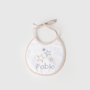 Babero estrellas grises